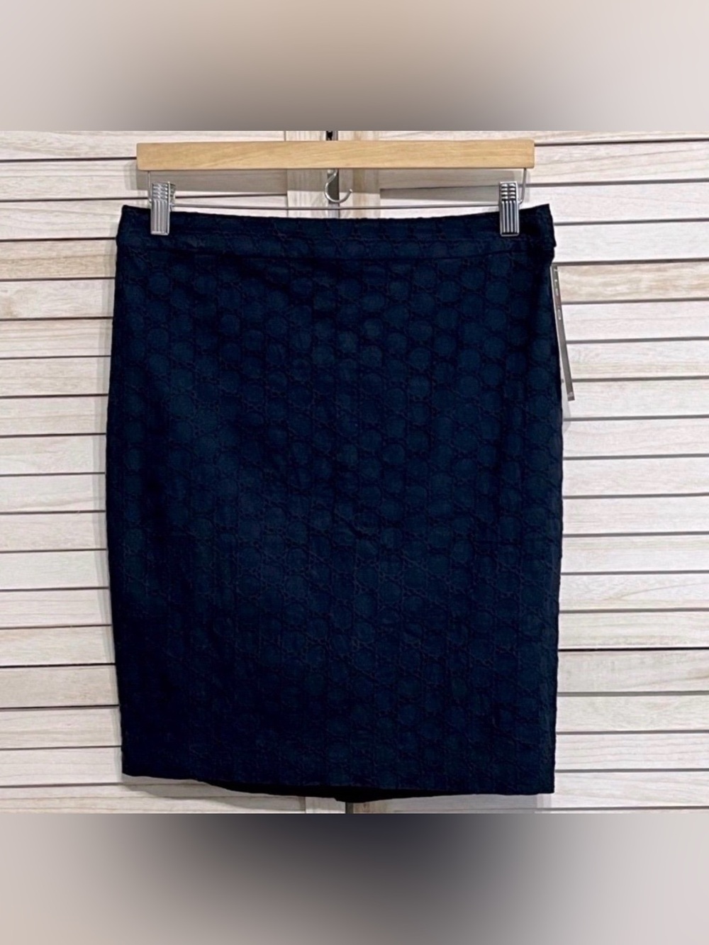 NWT Leyla Navy Blue Eyelet Pencil Skirt Women’s Size 6 PRICE FIRM